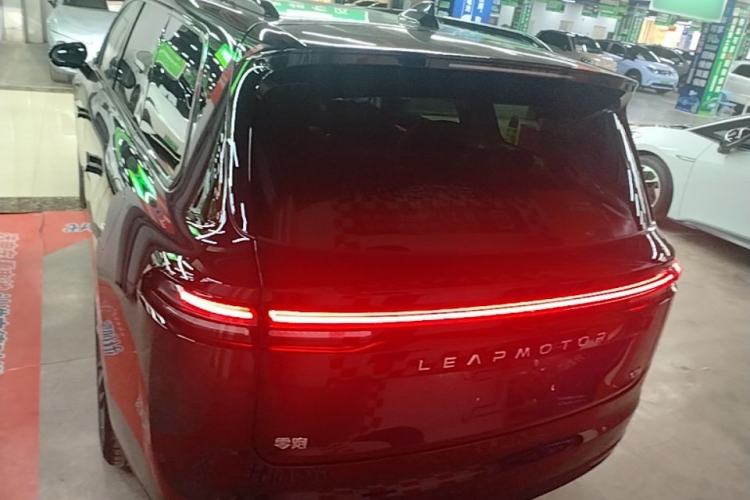 Used Leapmotor C16 2026 Extended-Range 280 LiDAR Zhizun Edition 6 Seats Rear