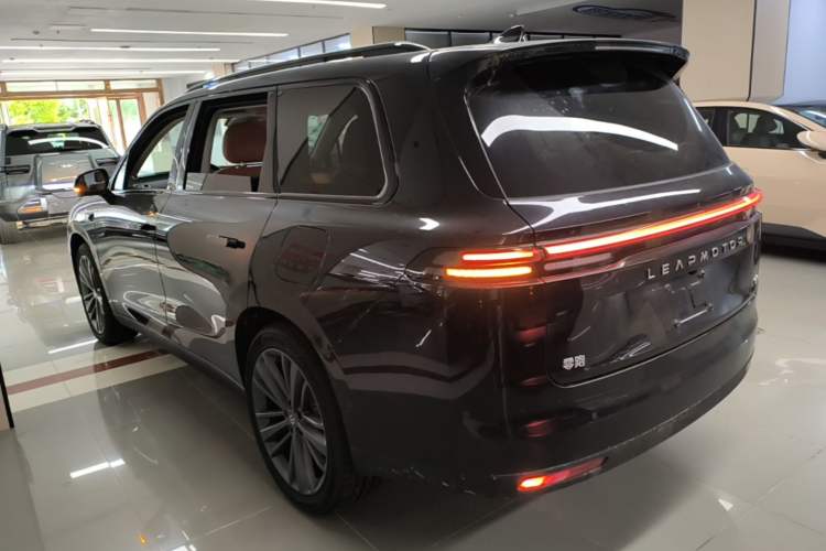 Used Leapmotor C16 2026 Extended-Range 280 LiDAR Zhizun Edition 6 Seats Rear Left 45 Deg