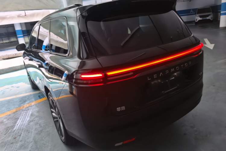Used Leapmotor C16 2026 Extended-Range 280 LiDAR Zhizun Edition 6 Seats Rear Left 45 Deg