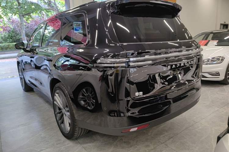 Used Leapmotor C16 2026 Extended-Range 280 LiDAR Zhizun Edition 6 Seats Rear Left 45 Deg