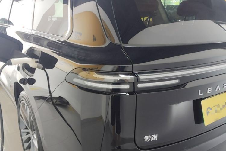 Used Leapmotor C16 2026 Extended-Range 280 LiDAR Zhizun Edition 6 Seats Rear Left 45 Deg