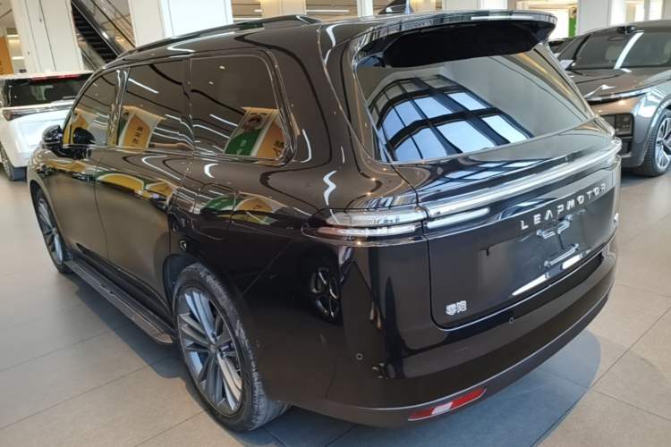 Used Leapmotor C16 2026 Extended-Range 280 LiDAR Zhizun Edition 6 Seats Rear Left 45 Deg