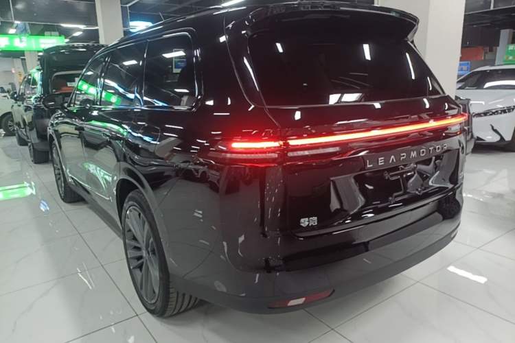 Used Leapmotor C16 2026 Extended-Range 280 LiDAR Zhizun Edition 6 Seats Rear Left 45 Deg