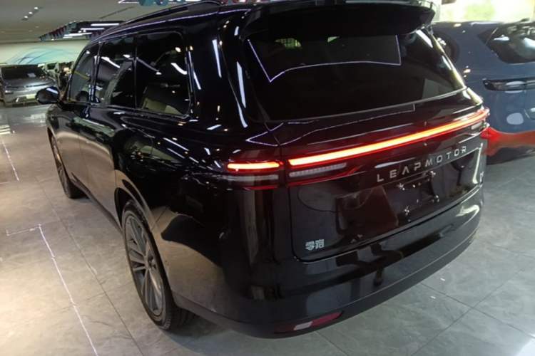 Used Leapmotor C16 2026 Extended-Range 280 LiDAR Zhizun Edition 6 Seats Rear Left 45 Deg