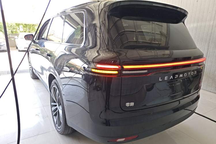 Used Leapmotor C16 2026 Extended-Range 280 LiDAR Zhizun Edition 6 Seats Rear Left 45 Deg