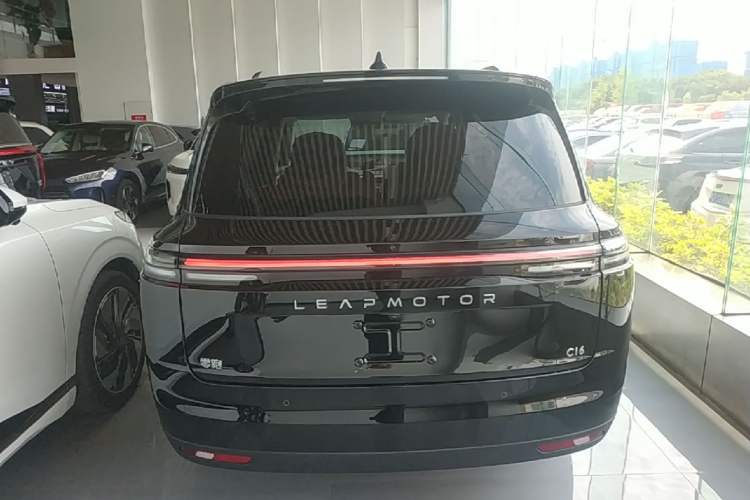 Used Leapmotor C16 2026 All-Electric 630 LiDAR Zhizun Edition 6 Seats Rear