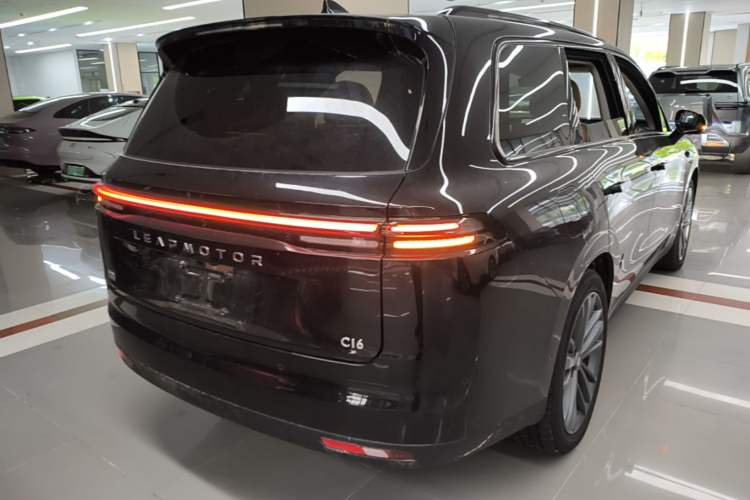 Used Leapmotor C16 2026 Extended-Range 280 LiDAR Zhizun Edition 6 Seats Rear Right 45 Deg