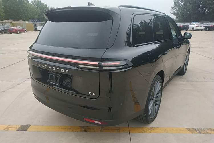 Used Leapmotor C16 2026 Extended-Range 280 LiDAR Zhizun Edition 6 Seats Rear Right 45 Deg