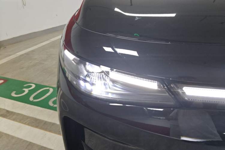 Used Leapmotor C16 2026 All-Electric 630 LiDAR Zhizun Edition 6 Seats Right Front Headlight