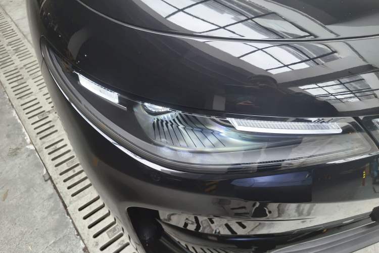 Used Leapmotor C16 2026 All-Electric 630 LiDAR Zhizun Edition 6 Seats Right Front Headlight