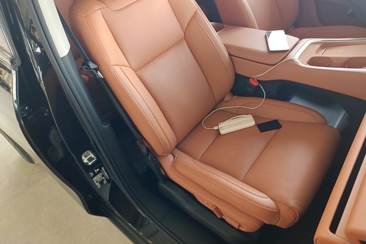 Used Leapmotor C16 2026 Extended-Range 280 LiDAR Zhizun Edition 6 Seats Right Front Seat