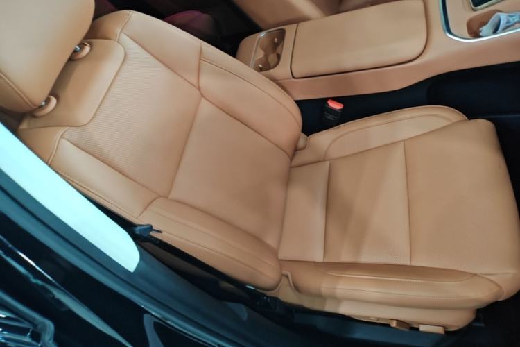 Used Leapmotor C16 2026 Extended-Range 280 LiDAR Zhizun Edition 6 Seats Right Front Seat