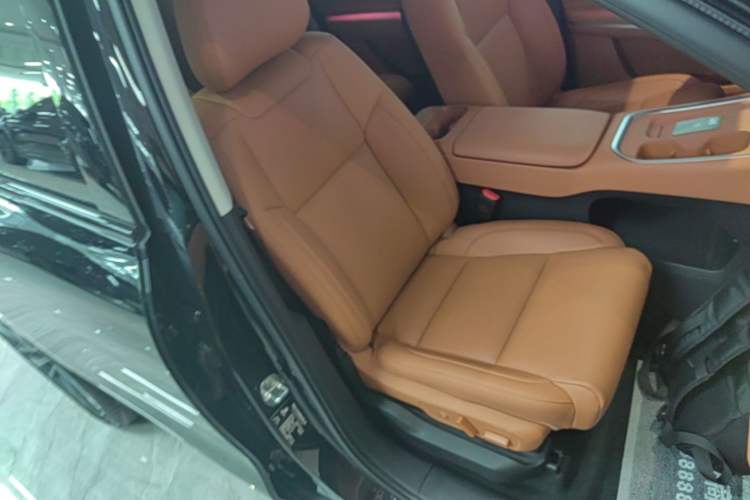 Used Leapmotor C16 2026 Extended-Range 280 LiDAR Zhizun Edition 6 Seats Right Front Seat