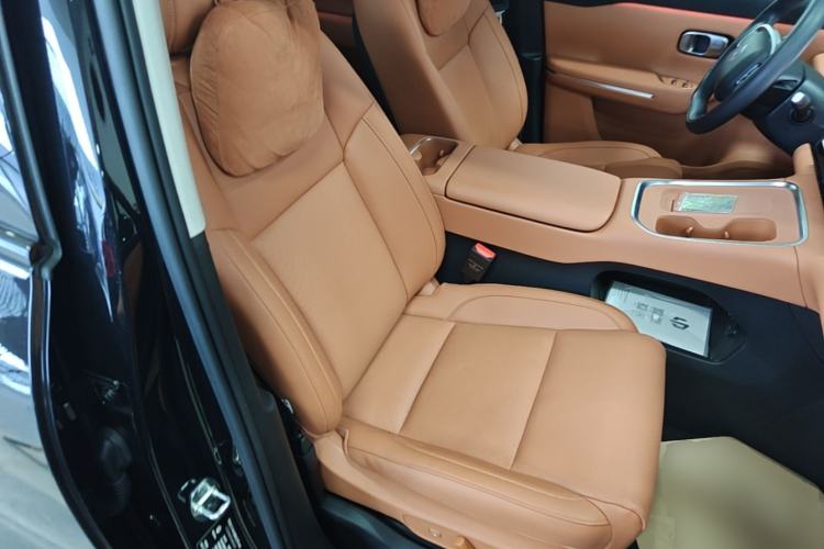 Used Leapmotor C16 2026 Extended-Range 280 LiDAR Zhizun Edition 6 Seats Right Front Seat