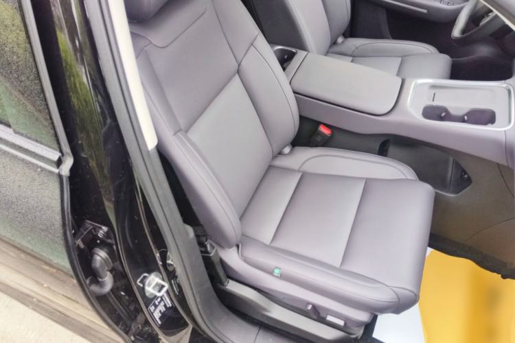 Used Leapmotor C16 2026 All-Electric 630 LiDAR Version 6-Seater Right Front Seat