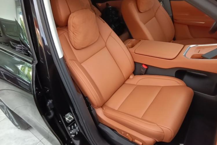 Used Leapmotor C16 2026 Extended-Range 280 LiDAR Zhizun Edition 6 Seats Right Front Seat