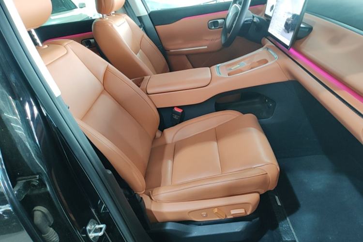 Used Leapmotor C16 2026 Extended-Range 280 LiDAR Zhizun Edition 6 Seats Right Front Seat