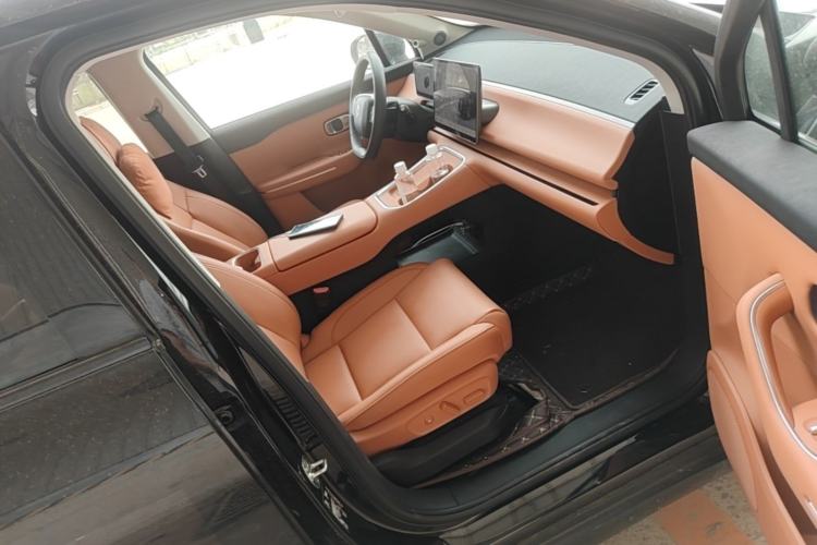 Used Leapmotor C16 2026 Extended-Range 280 LiDAR Zhizun Edition 6 Seats Right Front Seat