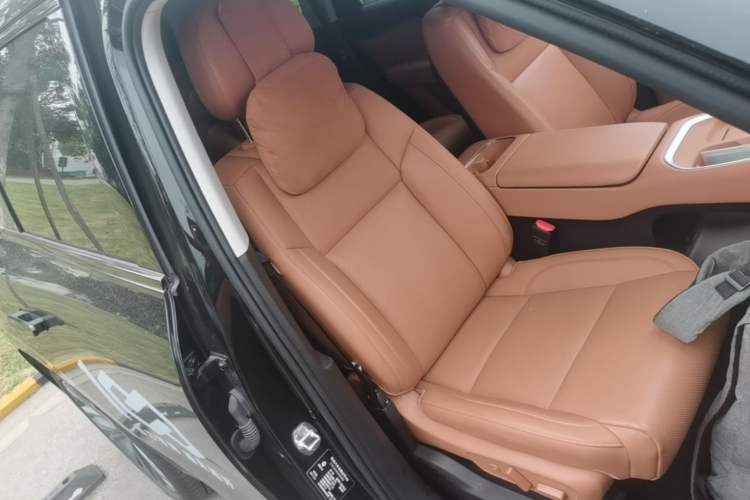 Used Leapmotor C16 2026 Extended-Range 280 LiDAR Zhizun Edition 6 Seats Right Front Seat