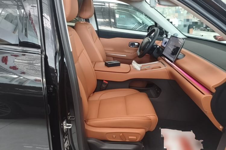 Used Leapmotor C16 2026 Extended-Range 280 LiDAR Zhizun Edition 6 Seats Right Front Seat