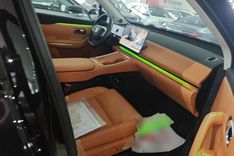 Used Leapmotor C16 2026 Extended-Range 280 LiDAR Zhizun Edition 6 Seats Right Front Seat