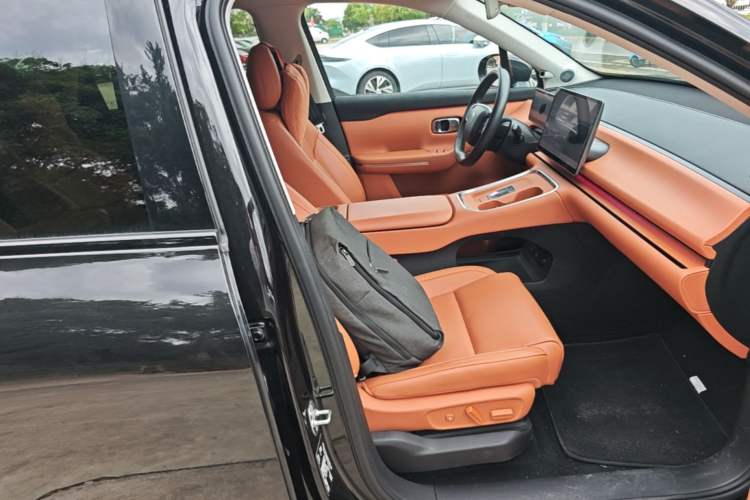 Used Leapmotor C16 2026 Extended-Range 280 LiDAR Zhizun Edition 6 Seats Right Front Seat