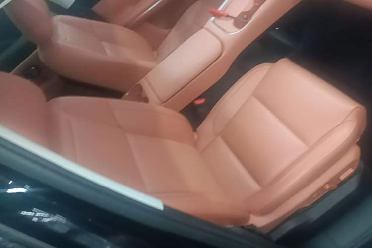 Used Leapmotor C16 2026 Extended-Range 280 LiDAR Zhizun Edition 6 Seats Right Front Seat