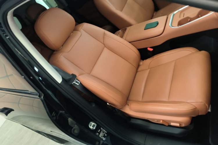 Used Leapmotor C16 2026 Extended-Range 280 LiDAR Zhizun Edition 6 Seats Right Front Seat