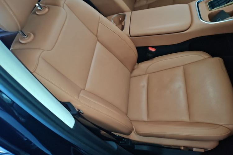Used Leapmotor C16 2026 Extended-Range 280 LiDAR Zhizun Edition 6 Seats Right Front Seat