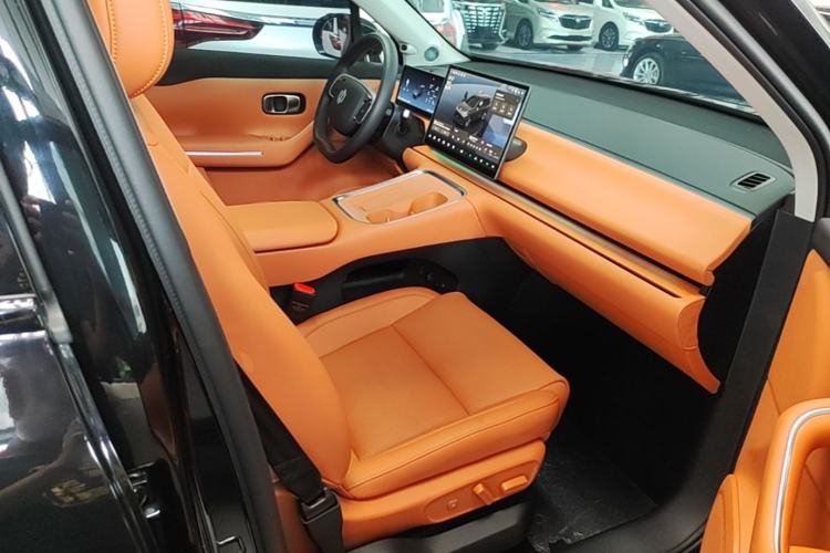 Used Leapmotor C16 2026 Extended-Range 280 LiDAR Zhizun Edition 6 Seats Right Front Seat