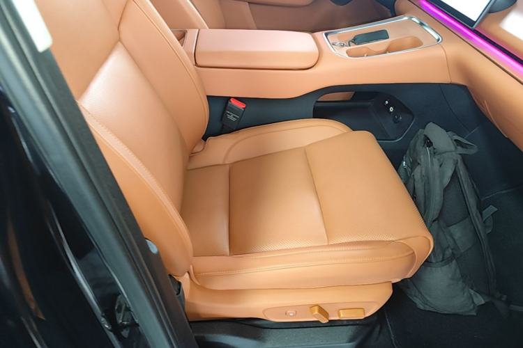 Used Leapmotor C16 2026 Extended-Range 280 LiDAR Zhizun Edition 6 Seats Right Front Seat