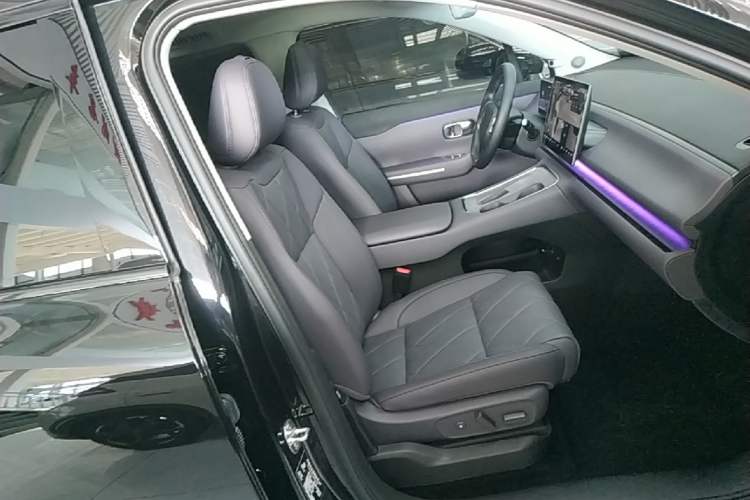 Used Leapmotor C16 2026 Extended-Range 280 LiDAR Zhizun Edition 5 Seats Right Front Seat