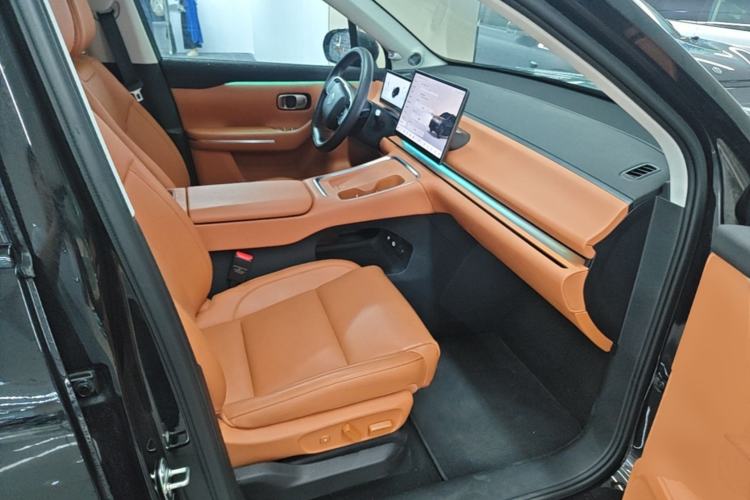 Used Leapmotor C16 2026 Extended-Range 280 LiDAR Zhizun Edition 6 Seats Right Front Seat
