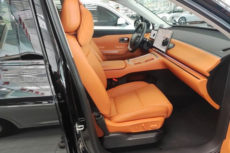 Used Leapmotor C16 2026 Extended-Range 280 LiDAR Zhizun Edition 6 Seats Right Front Seat