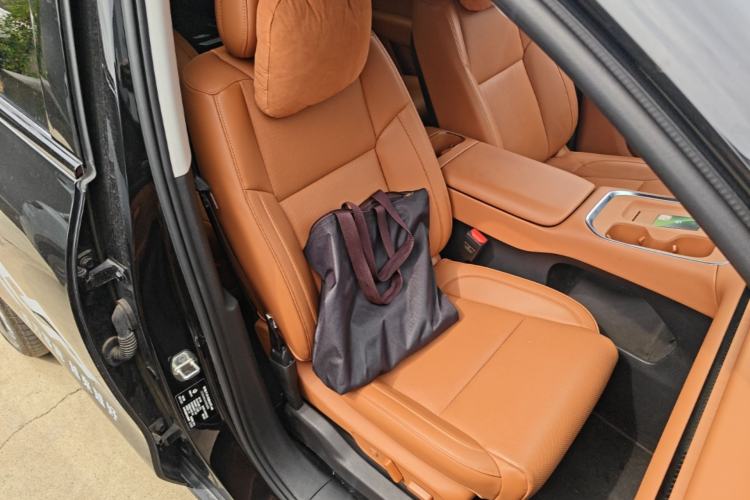 Used Leapmotor C16 2026 Extended-Range 280 LiDAR Zhizun Edition 6 Seats Right Front Seat