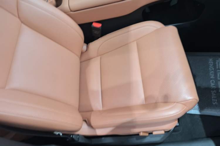 Used Leapmotor C16 2026 Extended-Range 280 LiDAR Zhizun Edition 6 Seats Right Front Seat