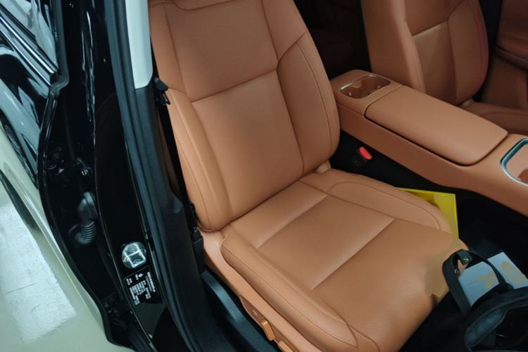 Used Leapmotor C16 2026 Extended-Range 280 LiDAR Zhizun Edition 6 Seats Right Front Seat