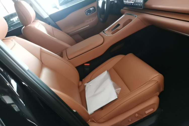 Used Leapmotor C16 2026 Extended-Range 280 LiDAR Zhizun Edition 6 Seats Right Front Seat