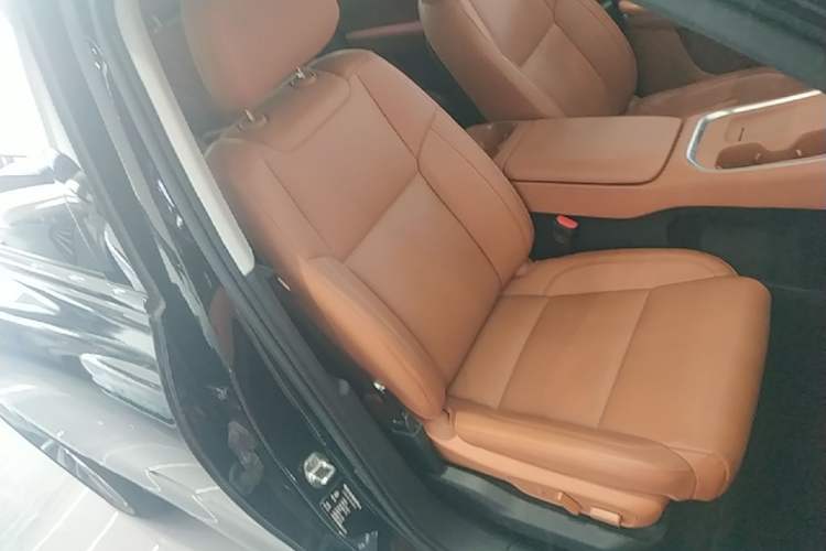 Used Leapmotor C16 2026 All-Electric 630 LiDAR Zhizun Edition 6 Seats Right Front Seat