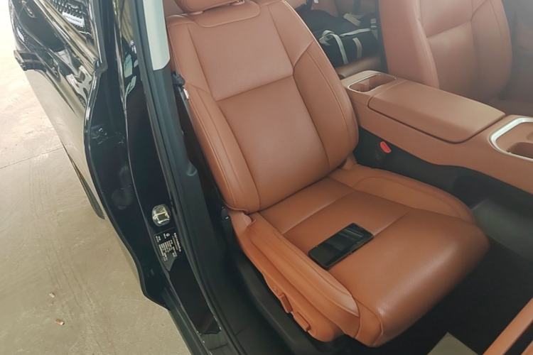 Used Leapmotor C16 2026 Extended-Range 280 LiDAR Zhizun Edition 6 Seats Right Front Seat