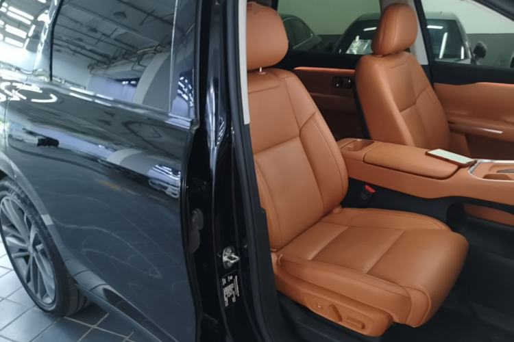 Used Leapmotor C16 2026 Extended-Range 280 LiDAR Zhizun Edition 6 Seats Right Front Seat