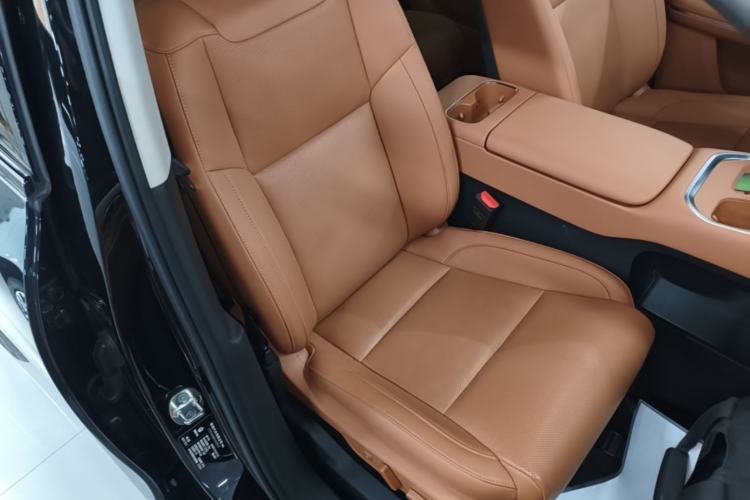 Used Leapmotor C16 2026 Extended-Range 280 LiDAR Zhizun Edition 6 Seats Right Front Seat