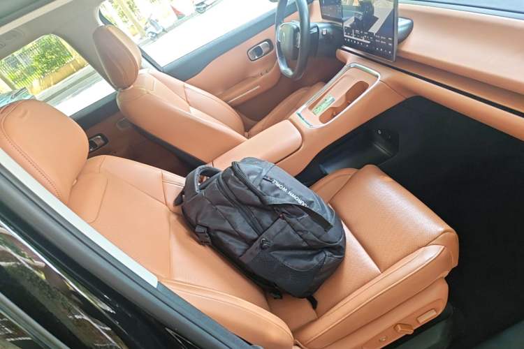 Used Leapmotor C16 2026 Extended-Range 280 LiDAR Zhizun Edition 6 Seats Right Front Seat