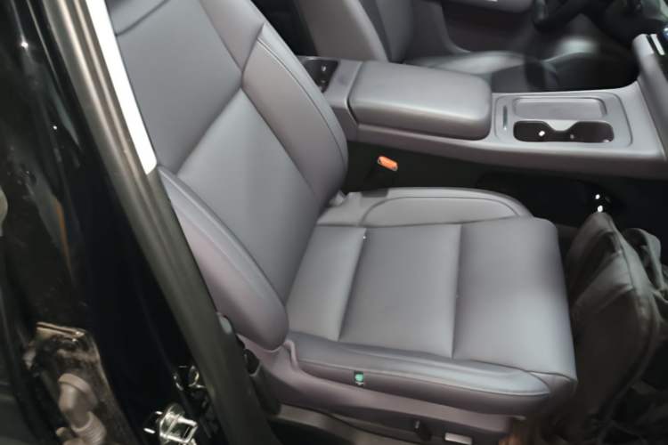 Used Leapmotor C16 2026 Range-Extended 200 Prestige 6-Seater Right Front Seat