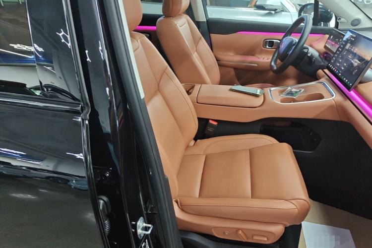 Used Leapmotor C16 2026 Extended-Range 280 LiDAR Zhizun Edition 6 Seats Right Front Seat