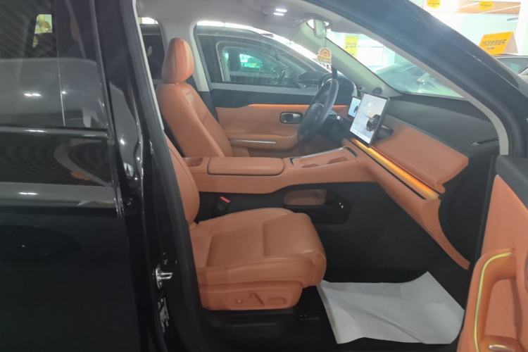 Used Leapmotor C16 2026 Extended-Range 280 LiDAR Zhizun Edition 6 Seats Right Front Seat
