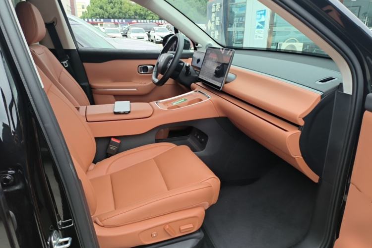 Used Leapmotor C16 2026 Extended-Range 280 LiDAR Zhizun Edition 6 Seats Right Front Seat