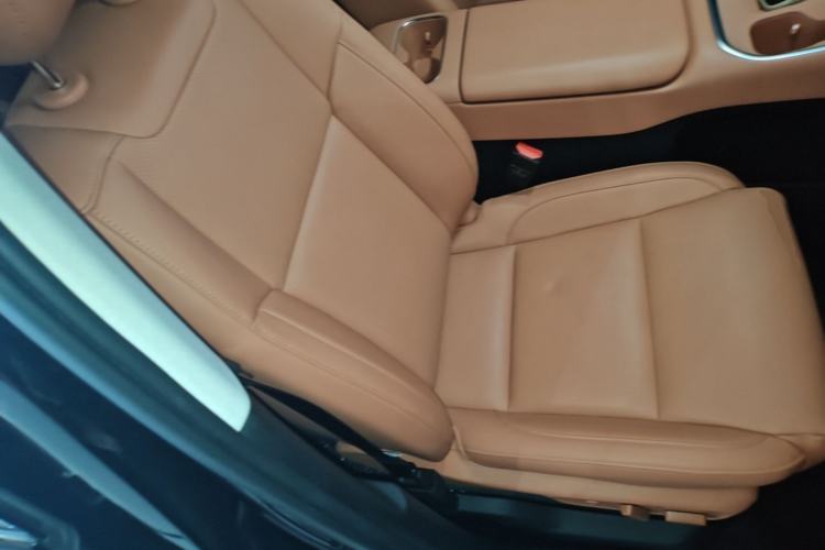 Used Leapmotor C16 2026 Extended-Range 280 LiDAR Zhizun Edition 6 Seats Right Front Seat