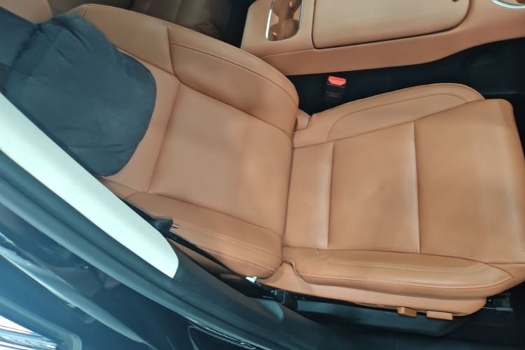 Used Leapmotor C16 2026 Extended-Range 280 LiDAR Zhizun Edition 6 Seats Right Front Seat