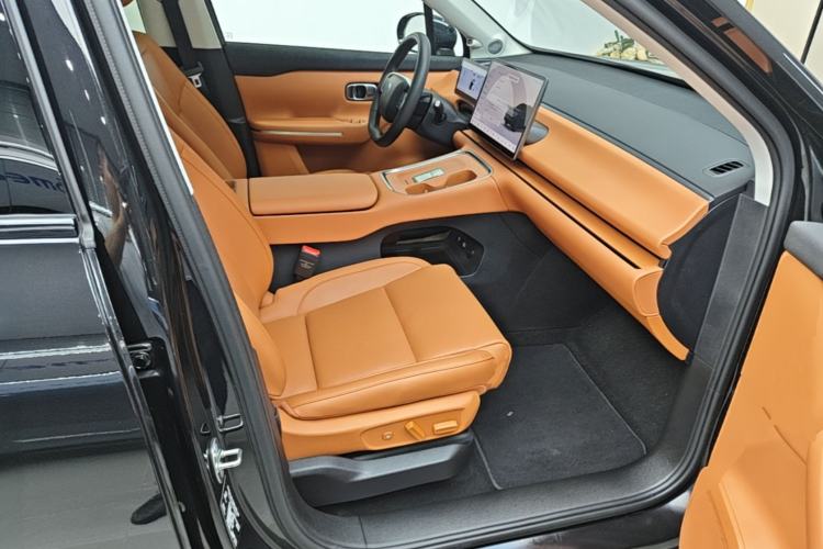 Used Leapmotor C16 2026 Extended-Range 280 LiDAR Zhizun Edition 6 Seats Right Front Seat